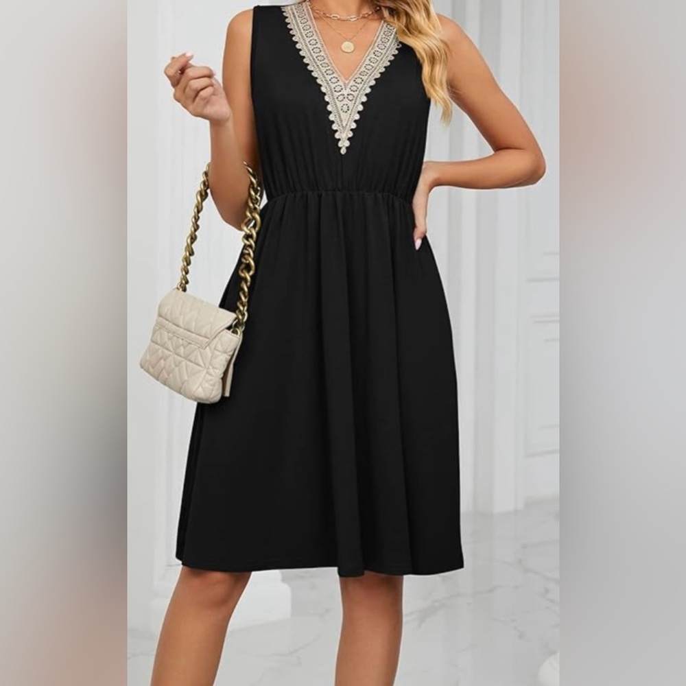 Tiana B. Elegant Black and Cream V-Neck Midi Dress